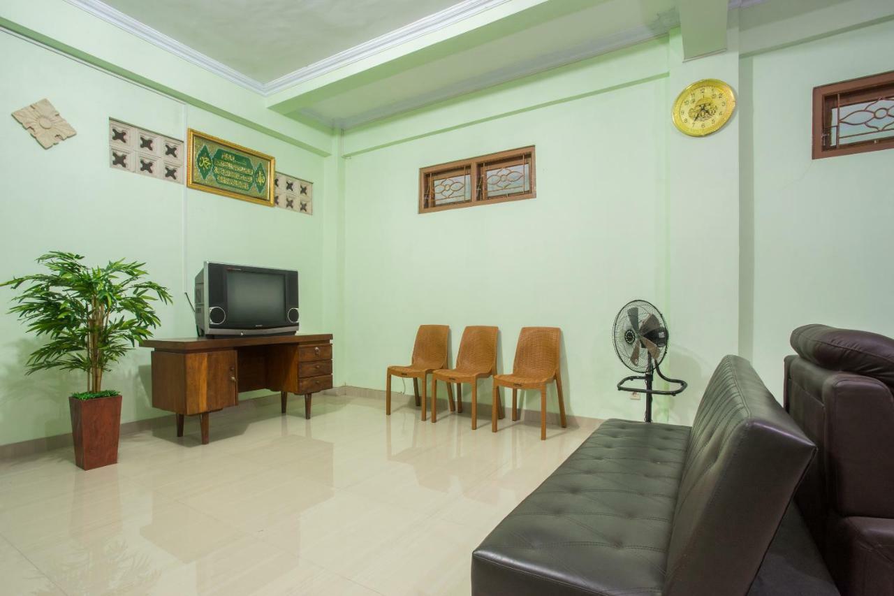 Oyo 1419 Rhona Guest House Syariah Jogyakarta Zewnętrze zdjęcie